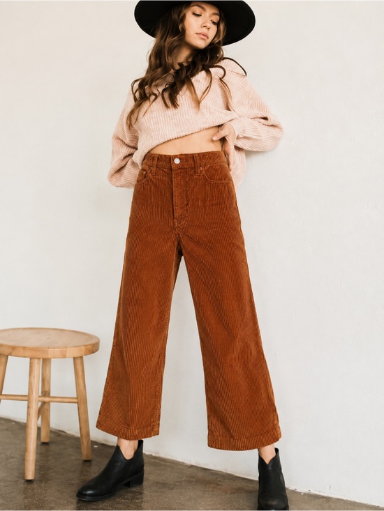 Pants - Levi’s Ribcage Wide Leg Corduroy Crop Pants Burnt Orange High Rise 27
